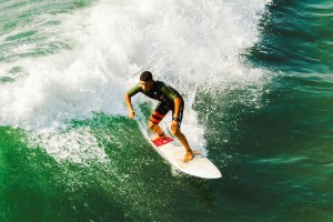 九游APP官网-哈兰德再创欧冠历史新纪录，曼城豪取三连胜，哈兰德代表两支球队参加欧冠